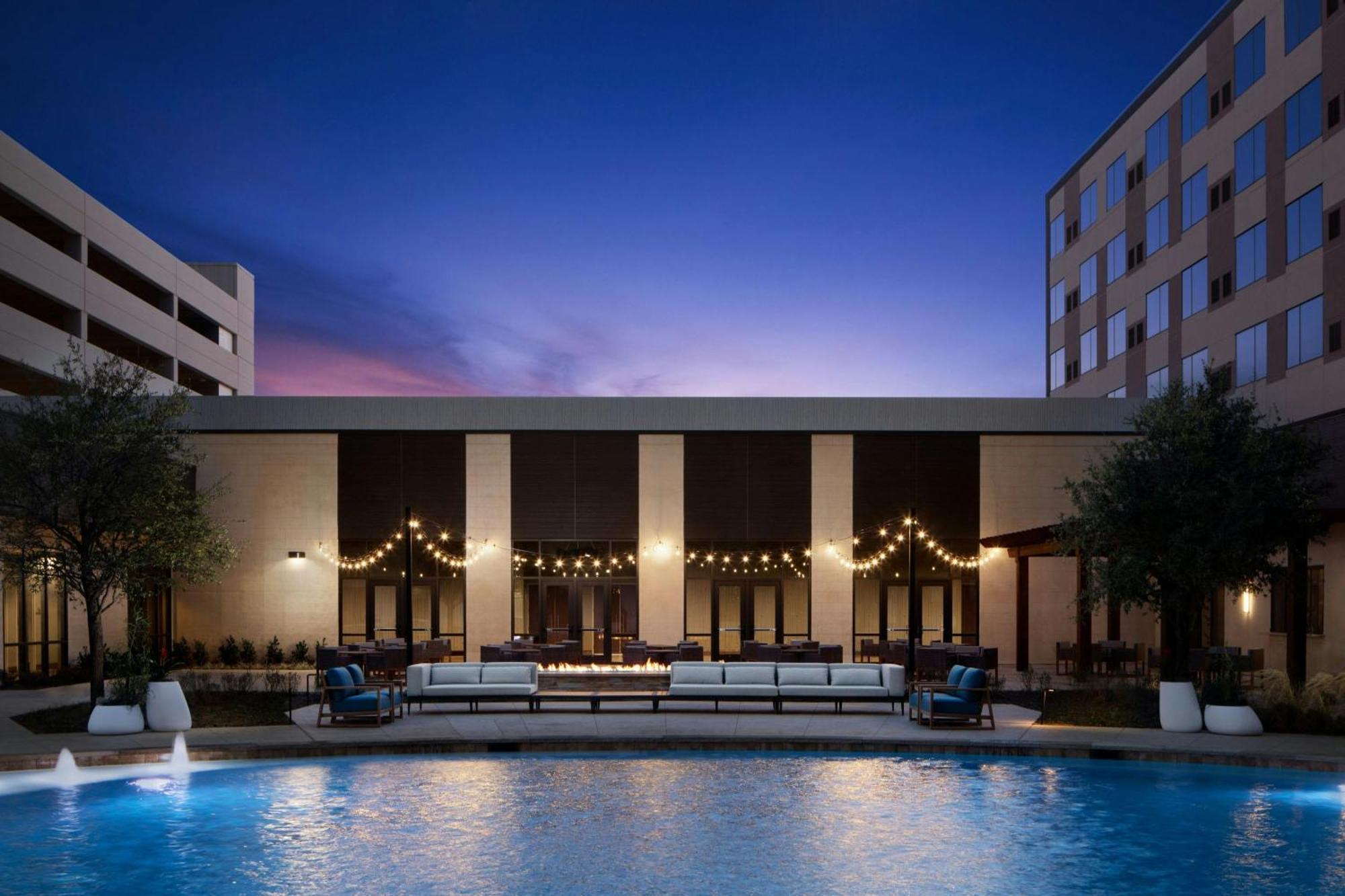 Marriott Dallas Allen Hotel & Convention Center Exterior foto